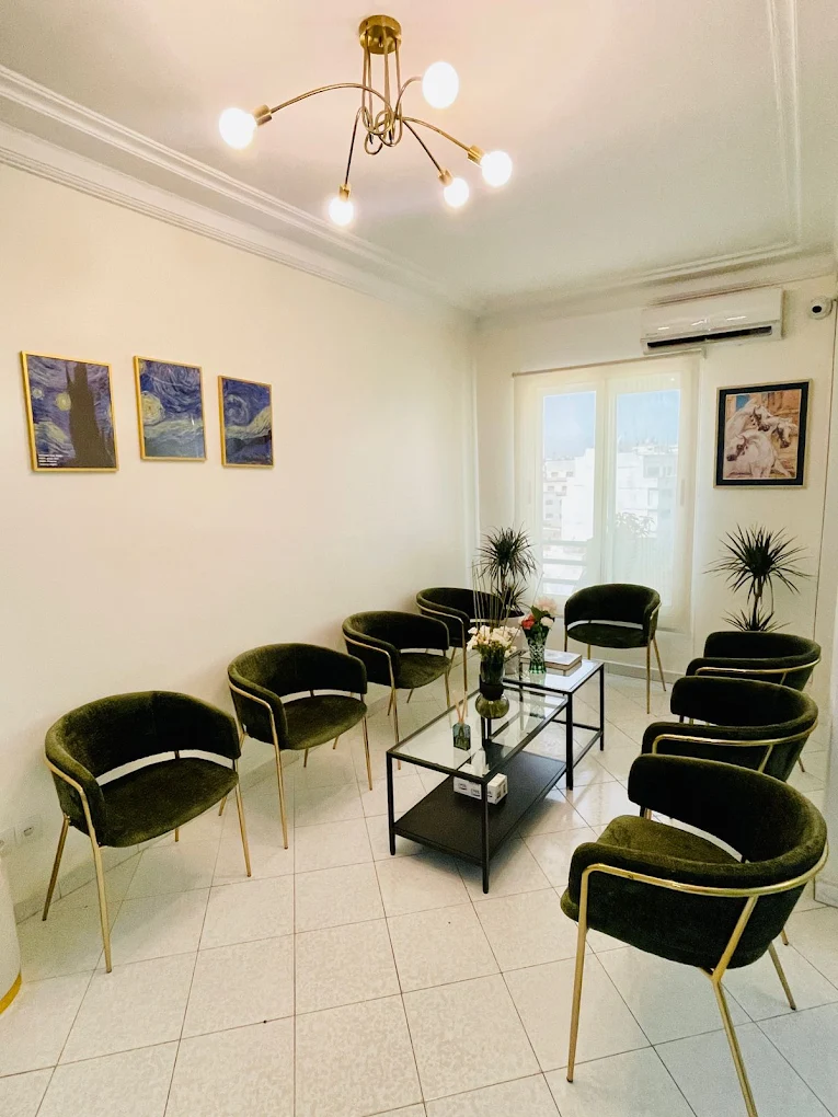 Salle d'attente élégante du cabinet